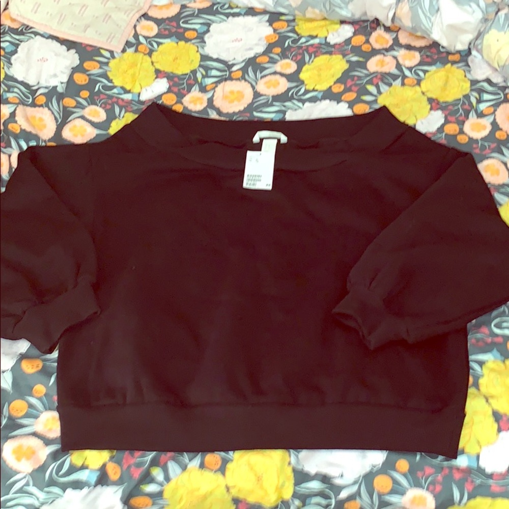 Women’s NWT H&M off the shoulder sweatshirt